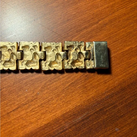 Gold Bracelet with Organic Stones and Textured Segments - Picture 11 of 11